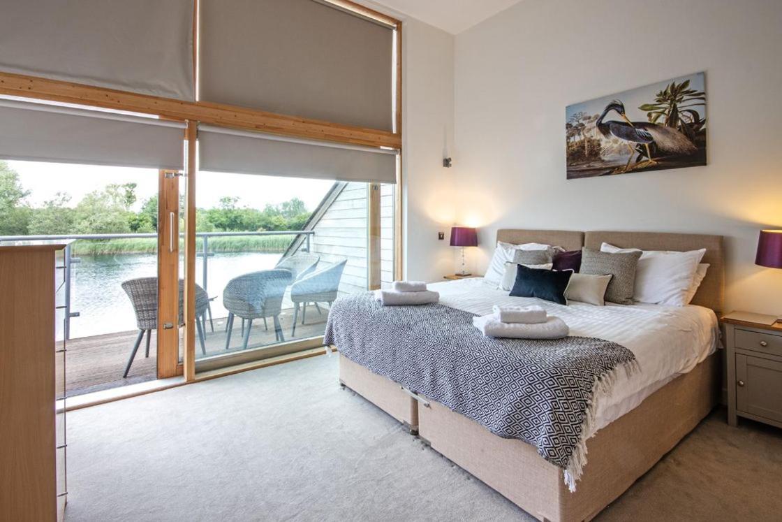 Waters Edge 04, Waterside Lodge P South Cerney Dış mekan fotoğraf