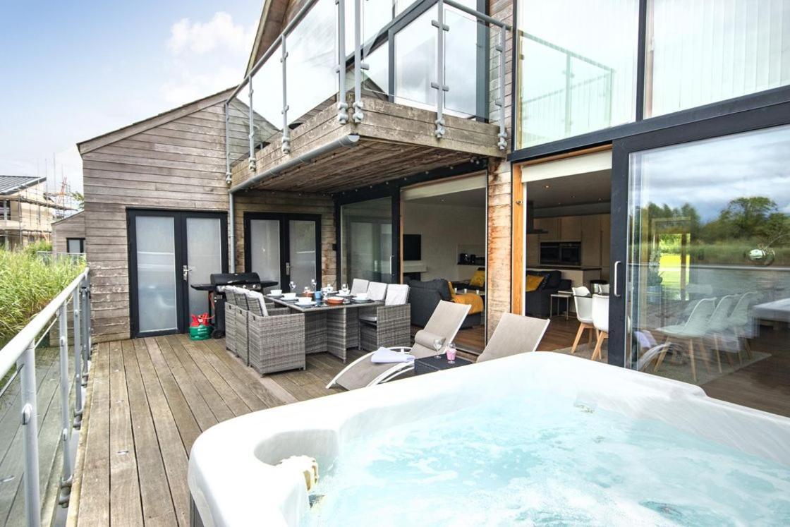 Waters Edge 04, Waterside Lodge P South Cerney Dış mekan fotoğraf